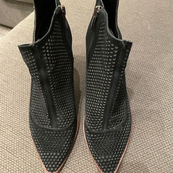 Vince Camuto, Heeled Boots, Size 8.5 - Picture 2 of 2